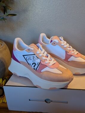 NWT! GUESS Women's PINK/WHITE Platform Sneakers Sz 11M